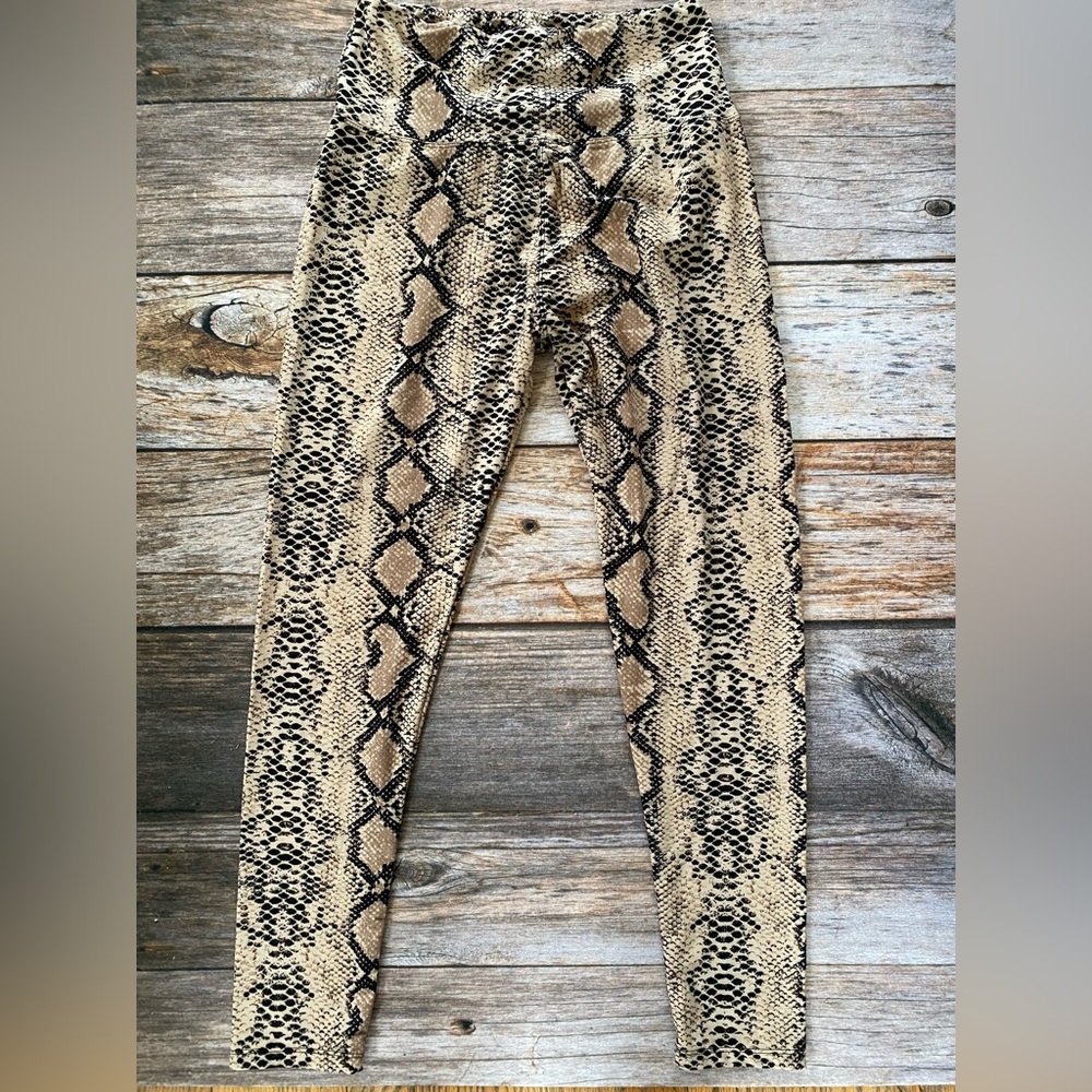Snake print leggings